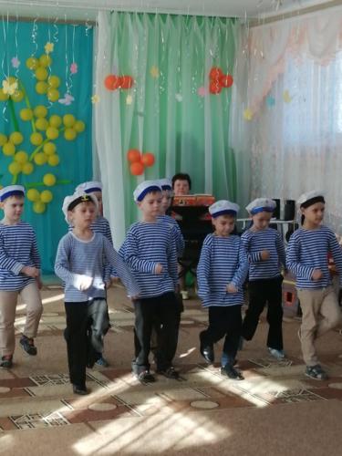Танец для мам от сыновей